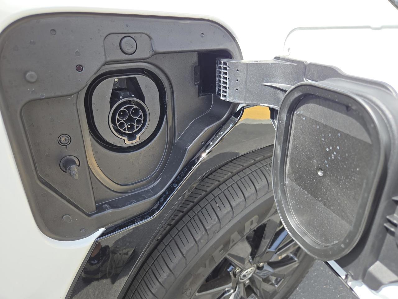 2026 Toyota RAV4 SE PLUG IN HYBRID AWD Vacaville CA