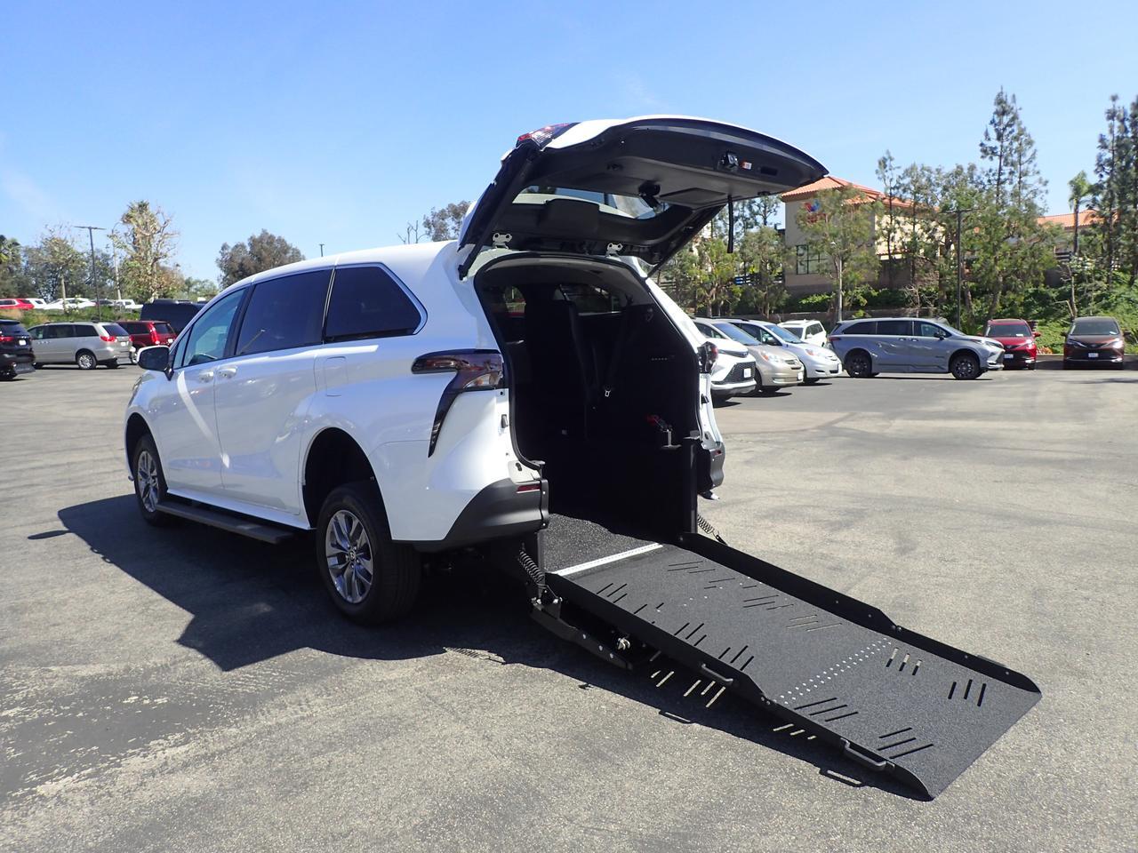 2026 Toyota Sienna LE Anaheim CA