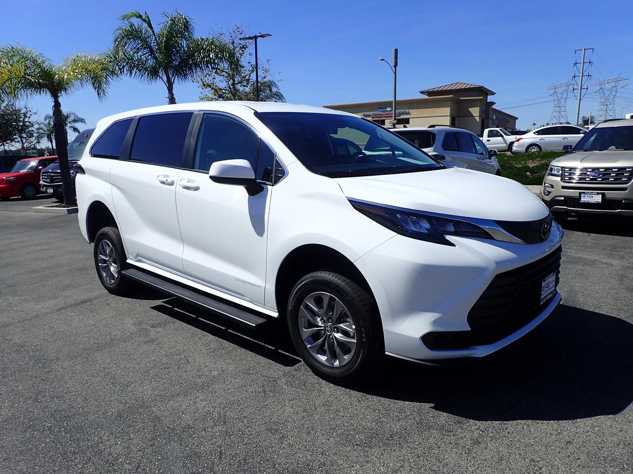 2026 Toyota Sienna LE