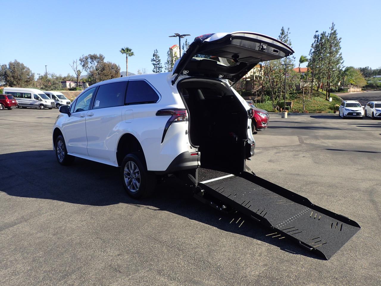 2026 Toyota Sienna LE Anaheim CA