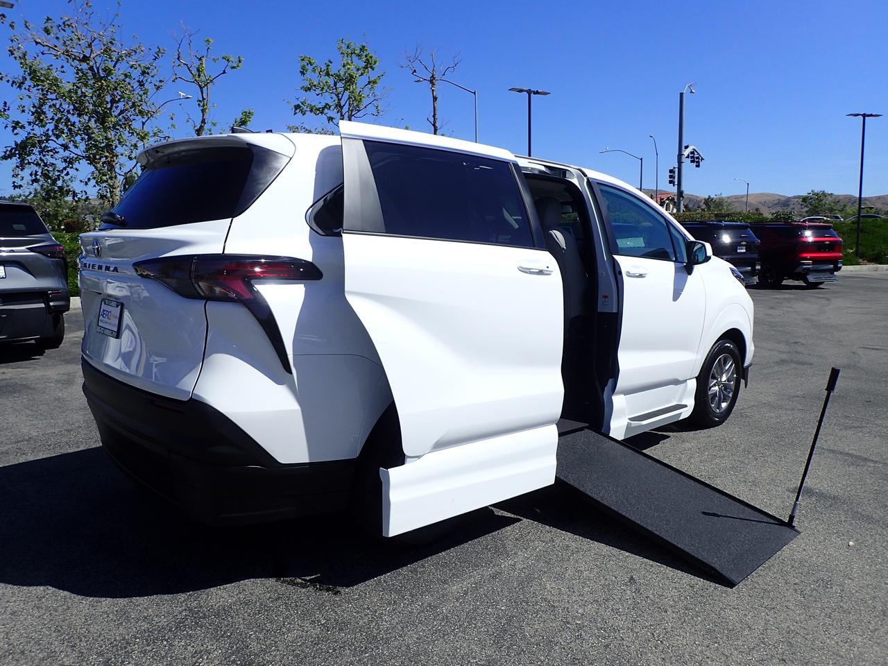 2026 Toyota Sienna LE Anaheim CA