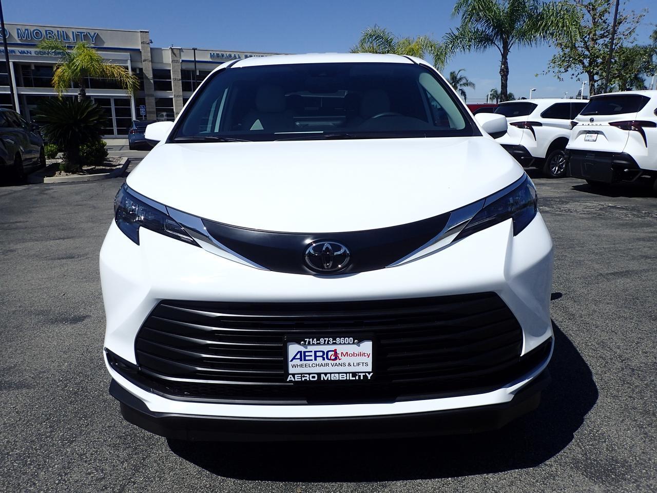 2026 Toyota Sienna LE