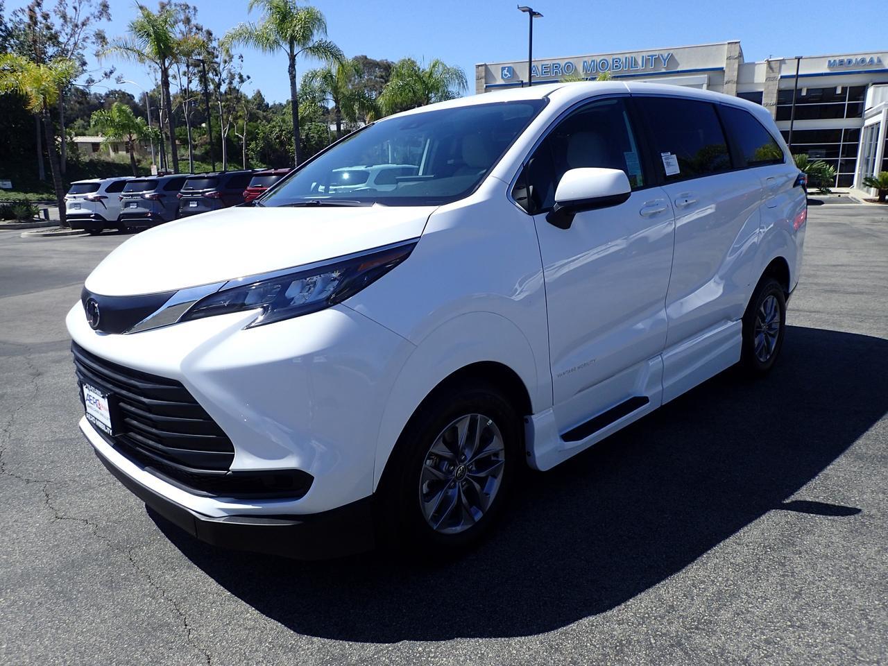 2026 Toyota Sienna LE