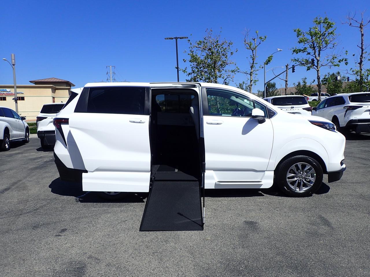 2026 Toyota Sienna LE Anaheim CA