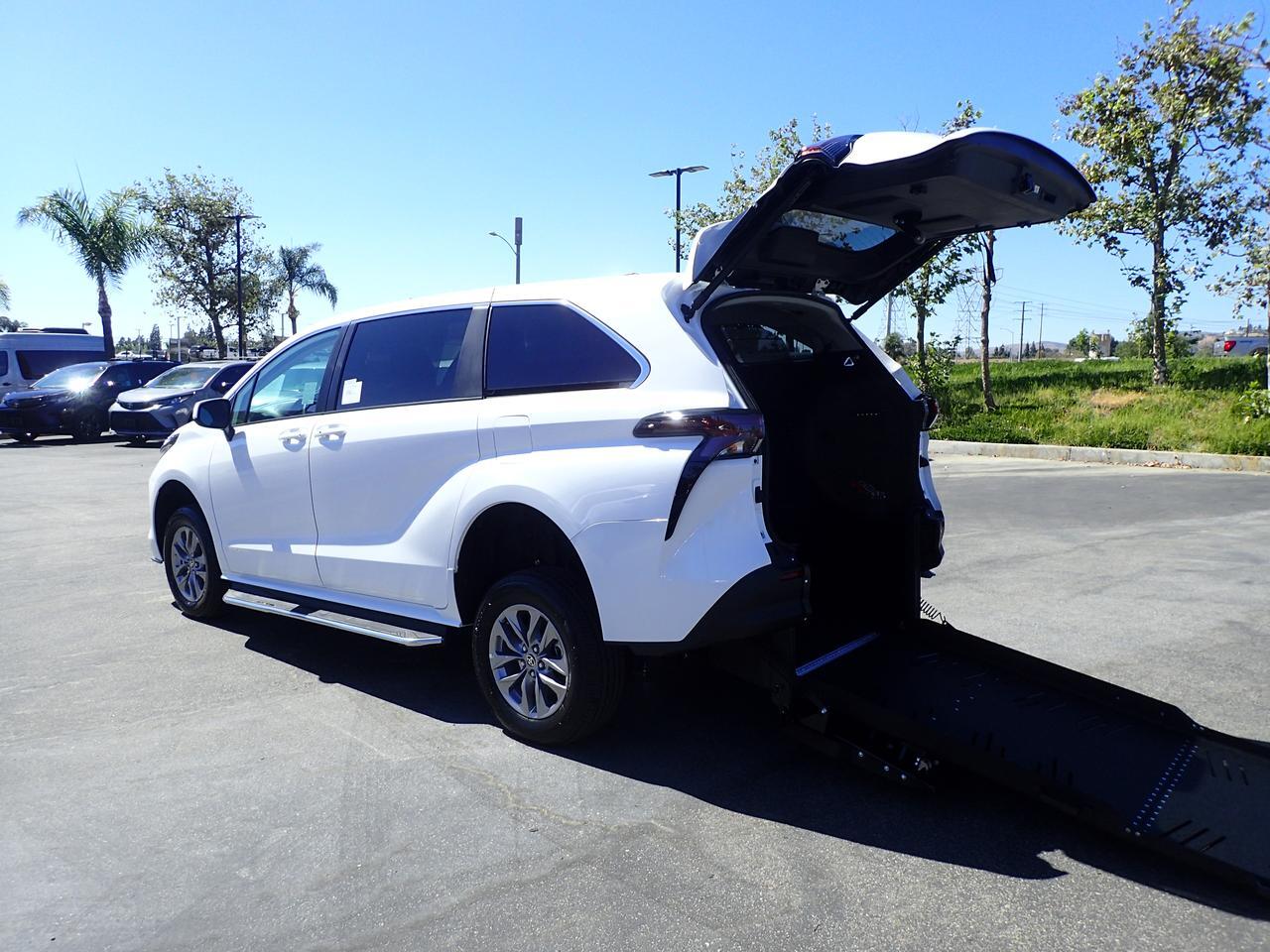 2026 Toyota Sienna LE Anaheim CA