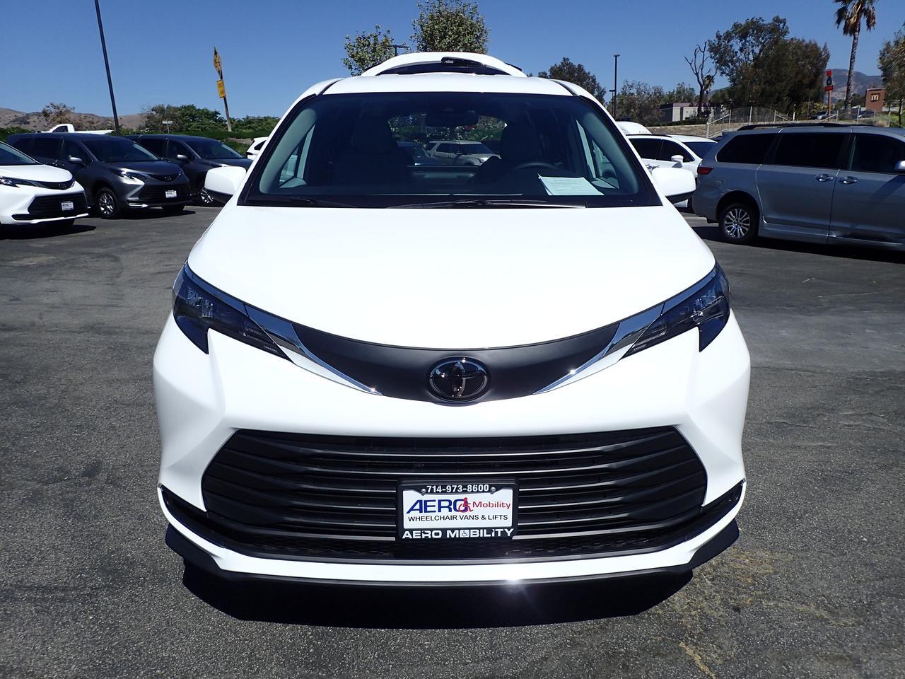 2026 Toyota Sienna LE