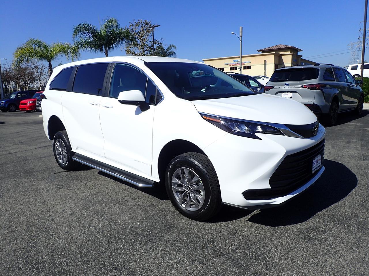 2026 Toyota Sienna LE