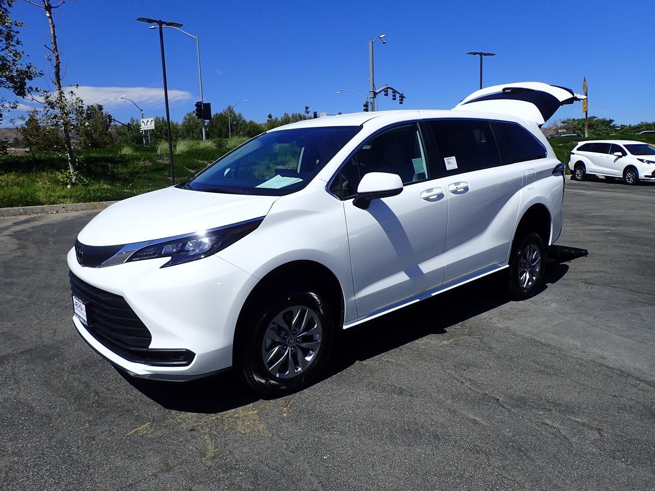 2026 Toyota Sienna LE Anaheim CA