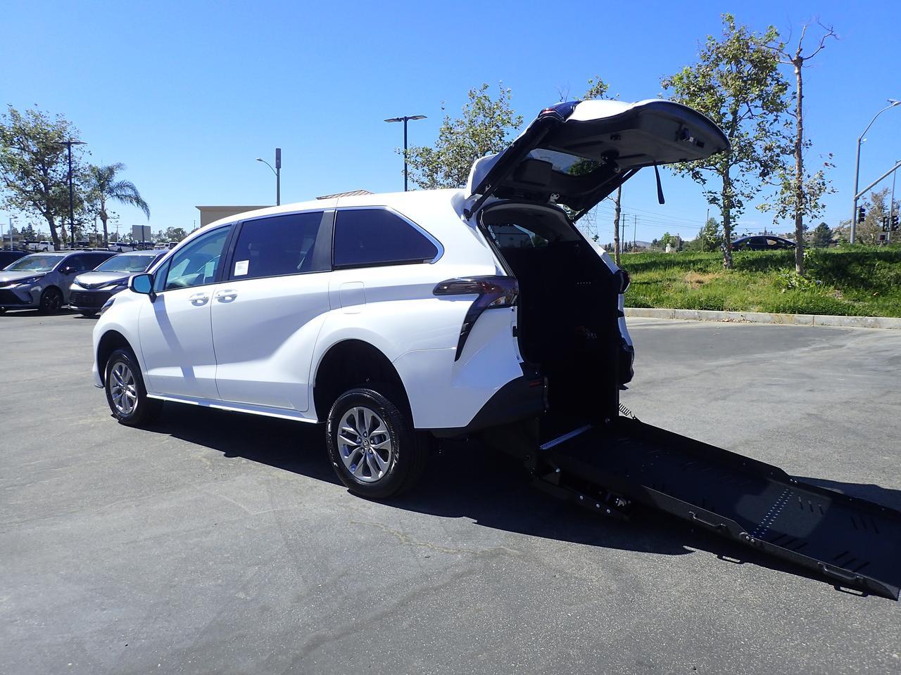 2026 Toyota Sienna LE Anaheim CA
