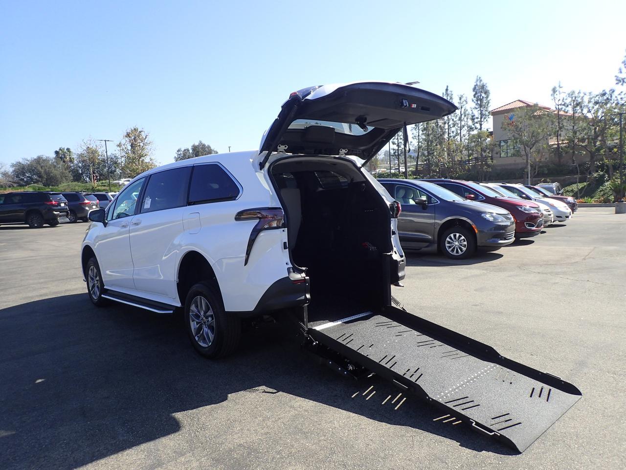 2026 Toyota Sienna LE Anaheim CA