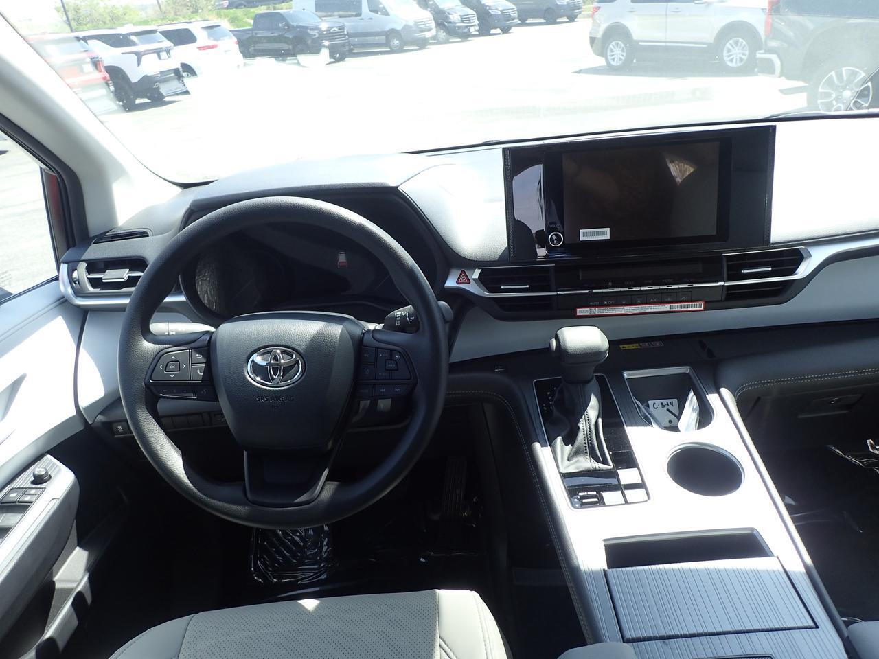 2026 Toyota Sienna LE Anaheim CA