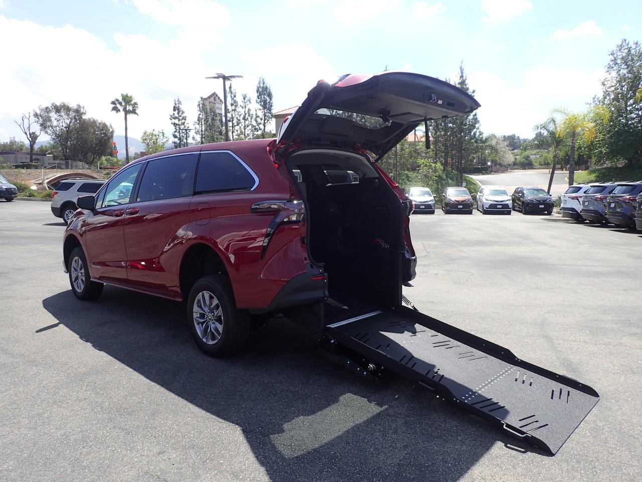 2026 Toyota Sienna LE Anaheim CA