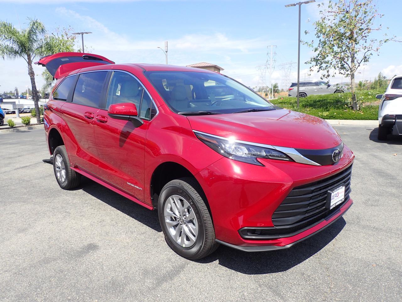 2026 Toyota Sienna LE