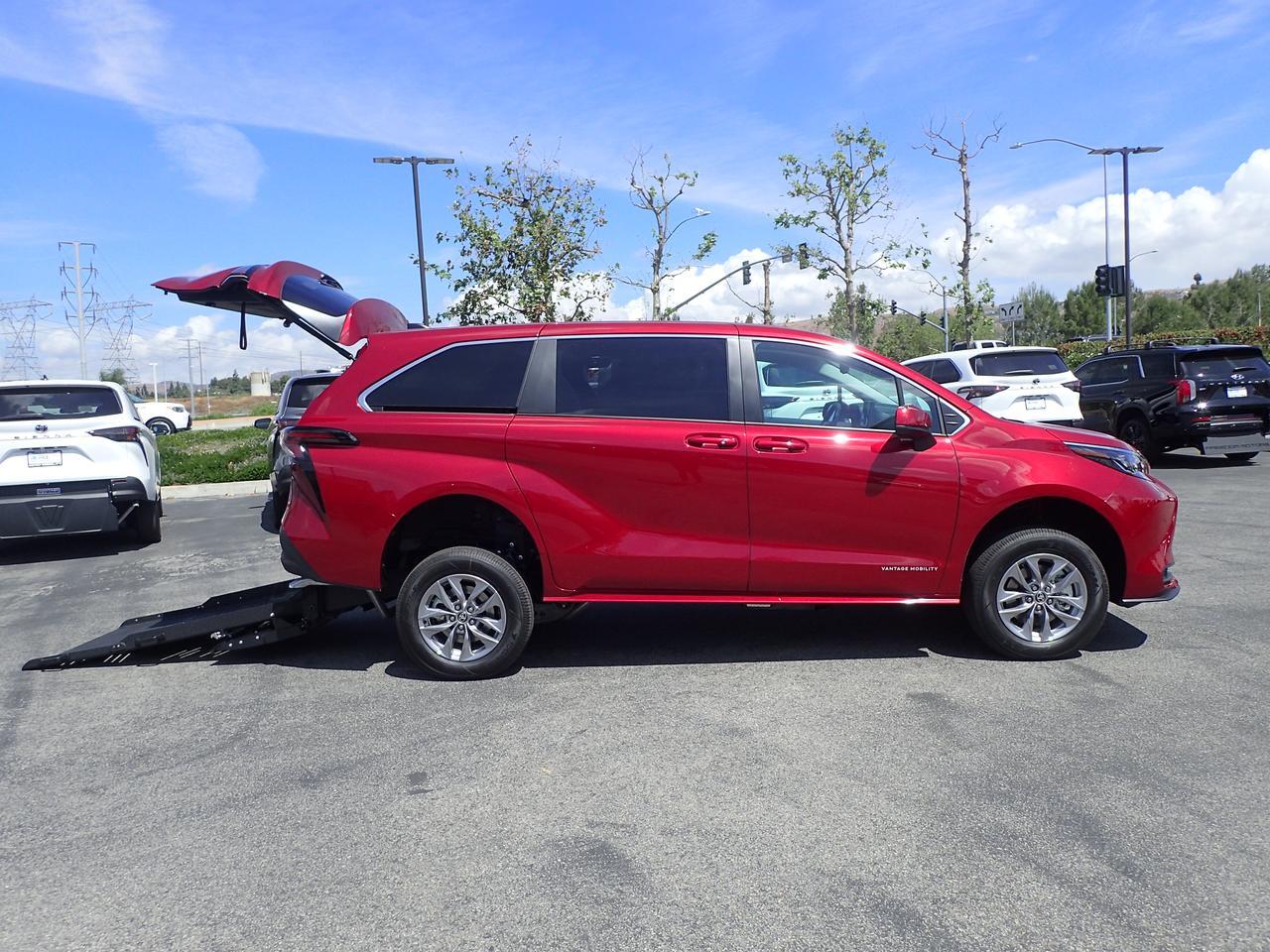 2026 Toyota Sienna LE