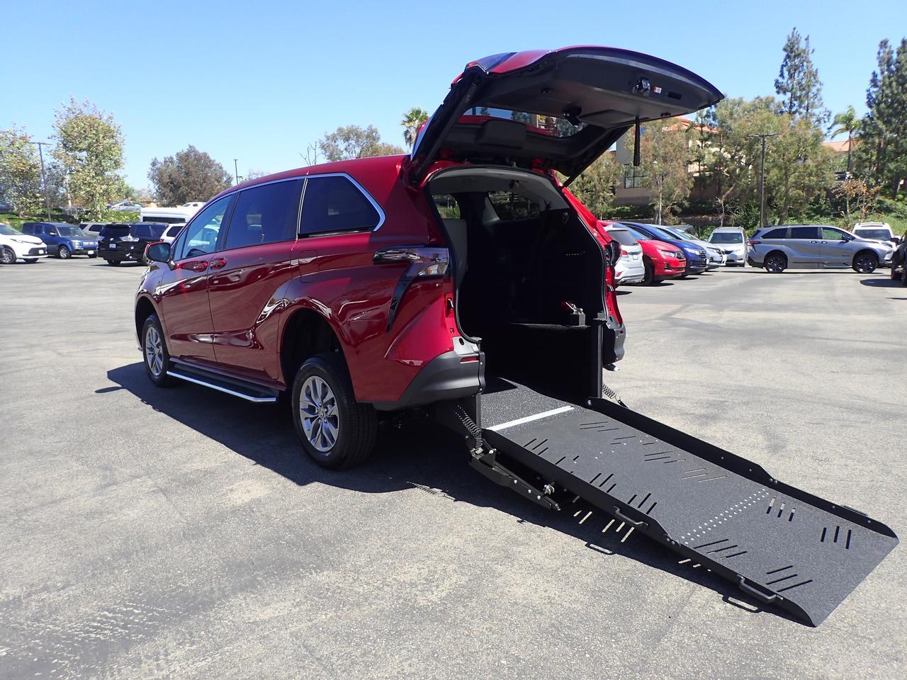 2026 Toyota Sienna LE Anaheim CA