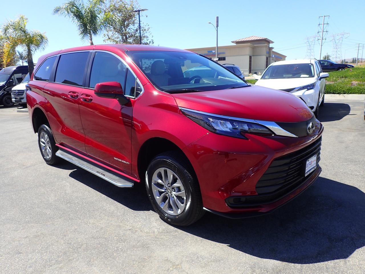 2026 Toyota Sienna LE