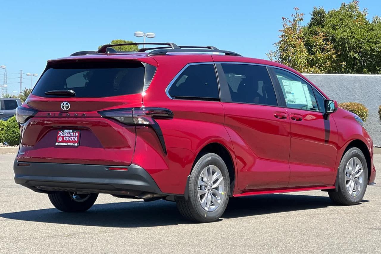 2026 Toyota Sienna LE