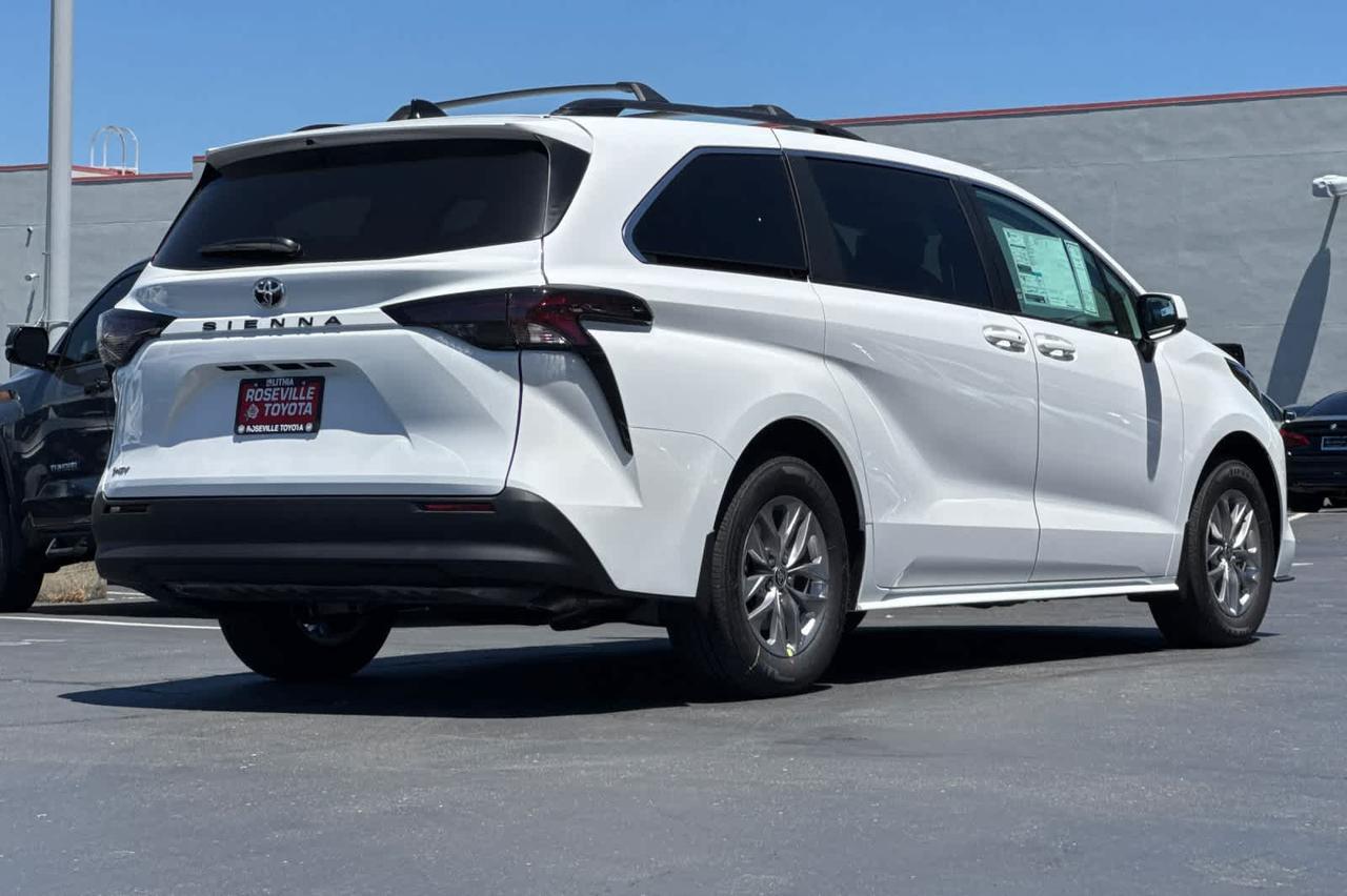 2026 Toyota Sienna LE