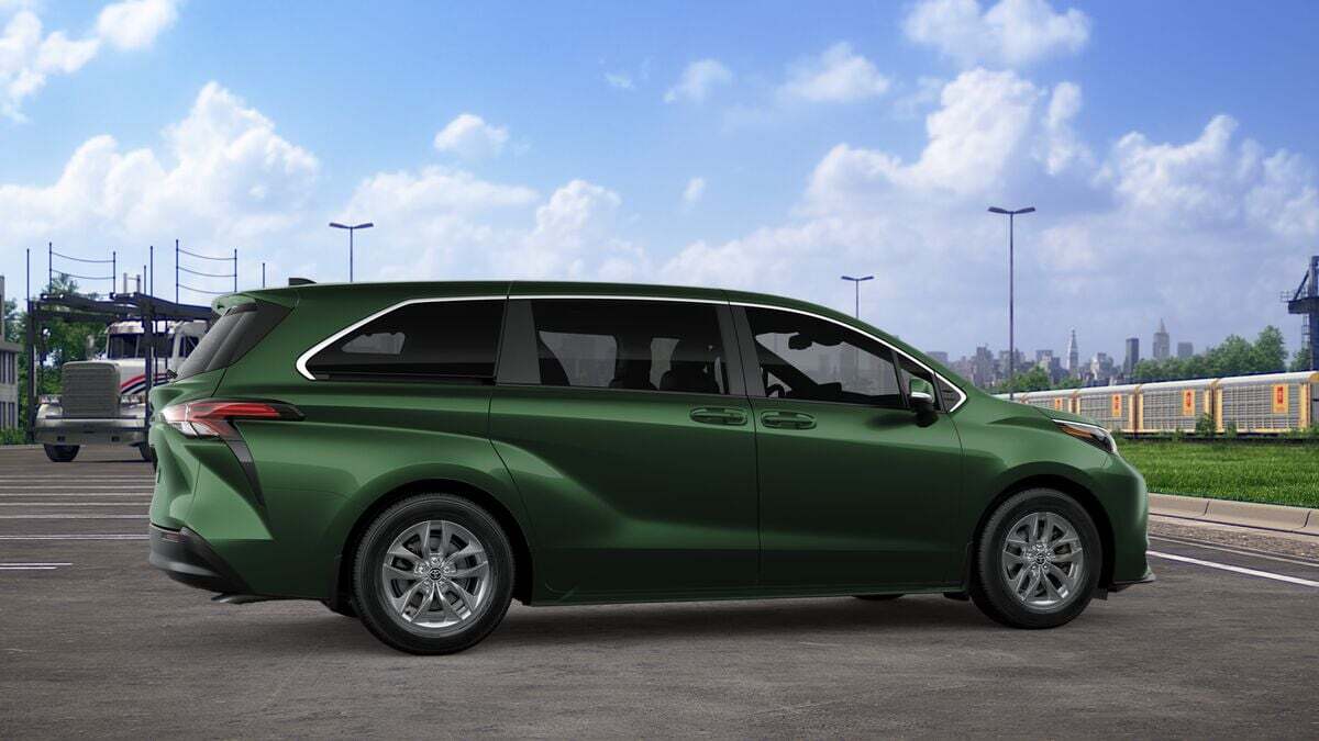 2026 Toyota Sienna LE Laurel MD