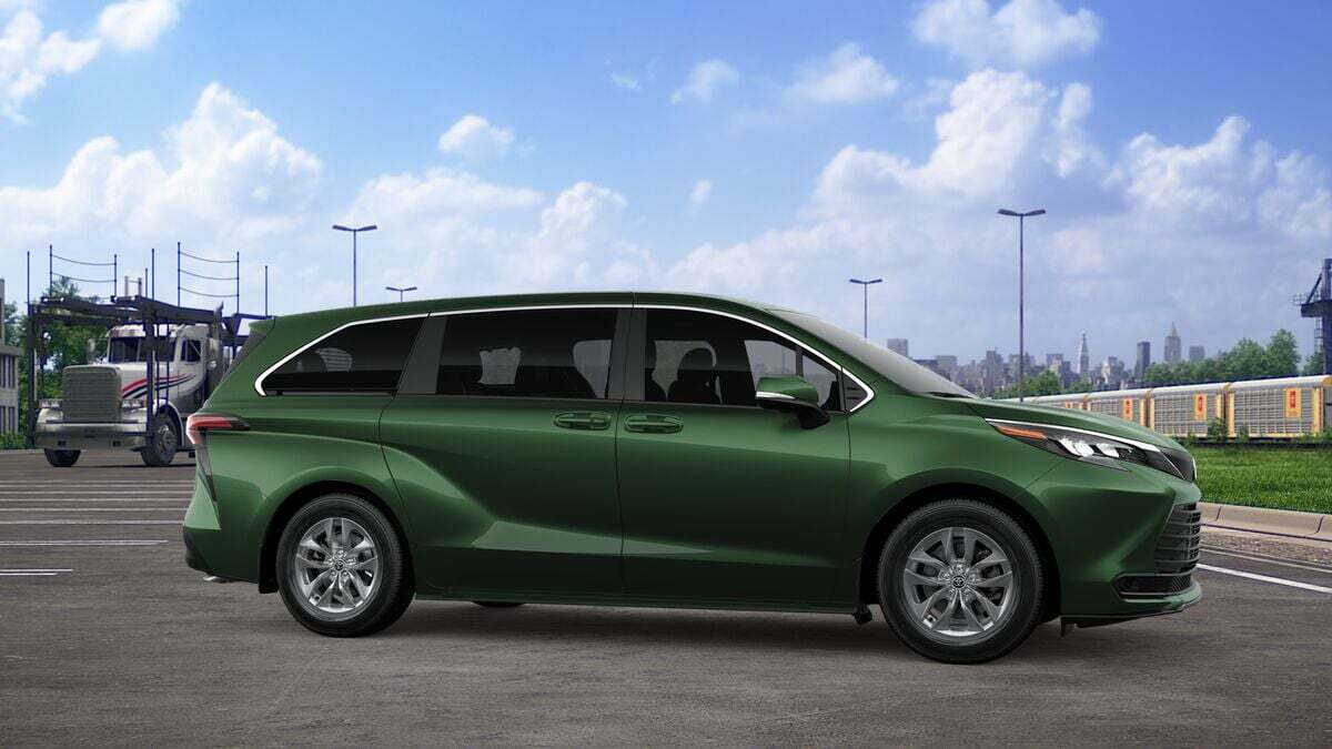 2026 Toyota Sienna LE Laurel MD