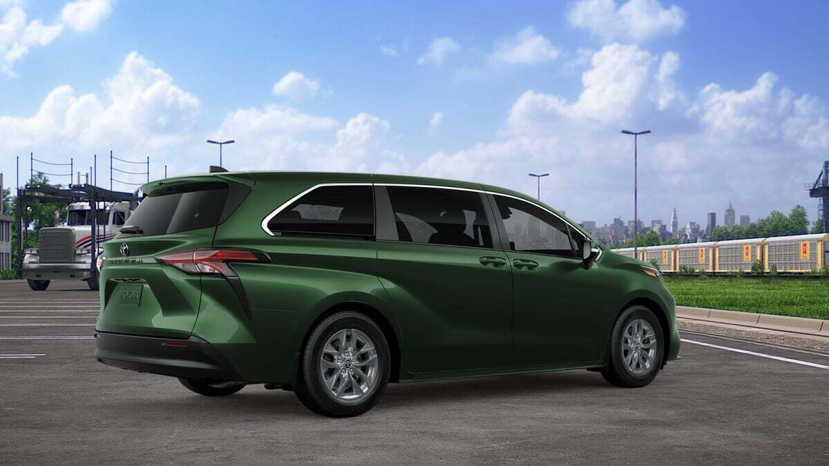 2026 Toyota Sienna LE Laurel MD