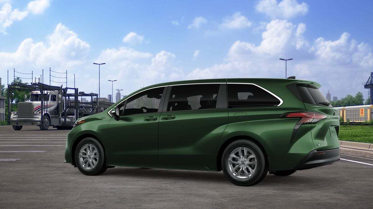 2026 Toyota Sienna LE Laurel MD