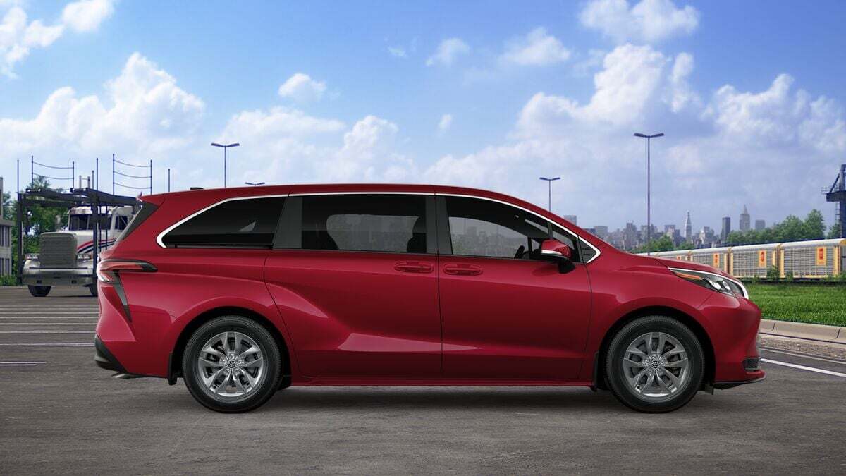 2026 Toyota Sienna LE Laurel MD