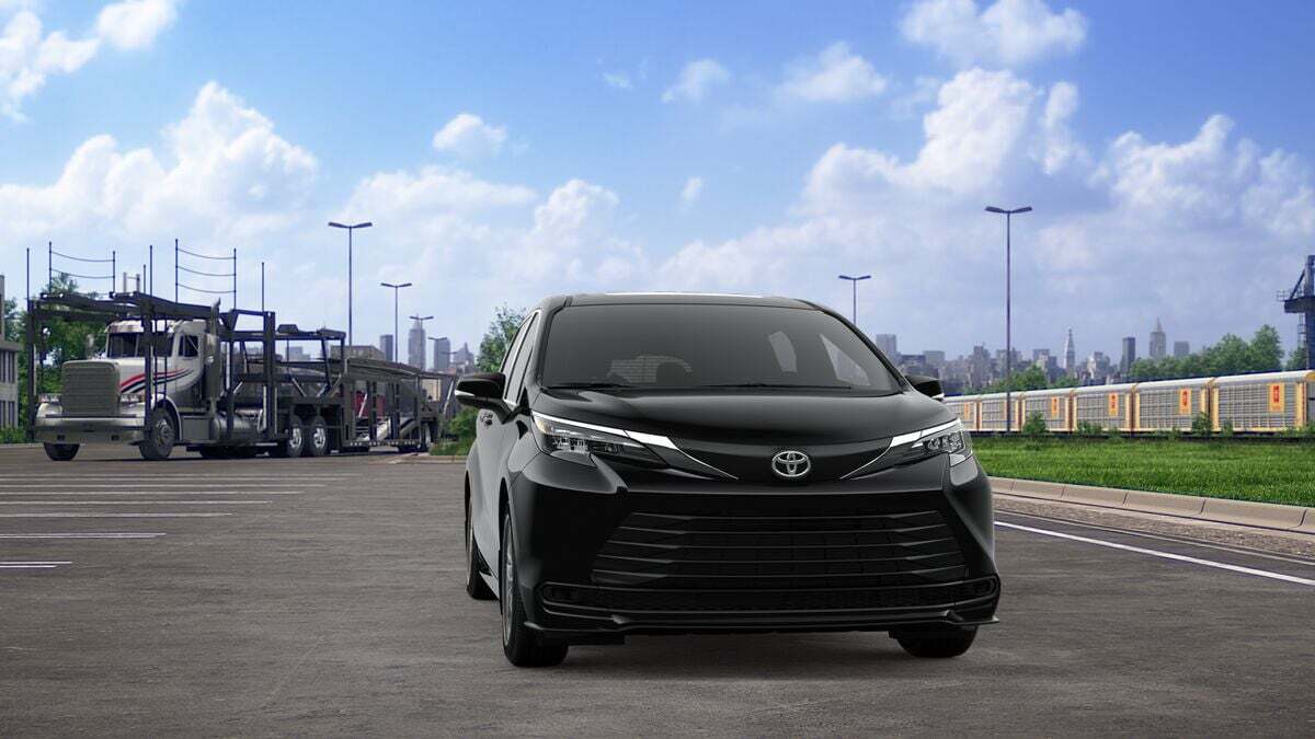 2026 Toyota Sienna LE Laurel MD