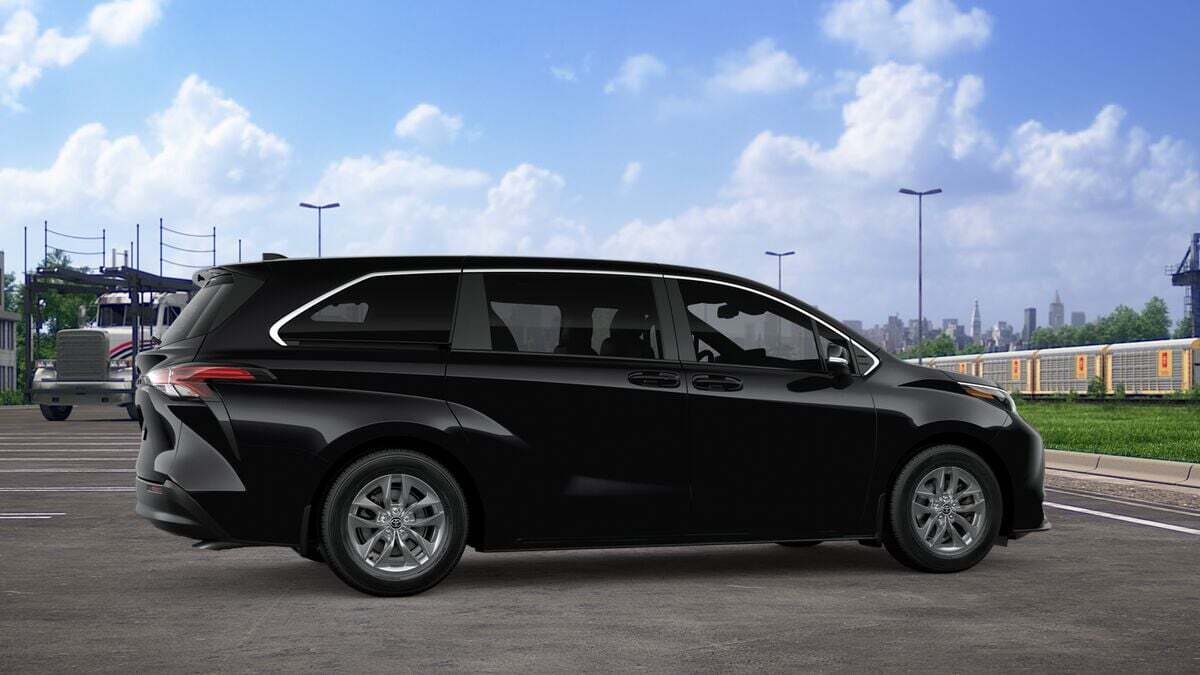 2026 Toyota Sienna LE Laurel MD