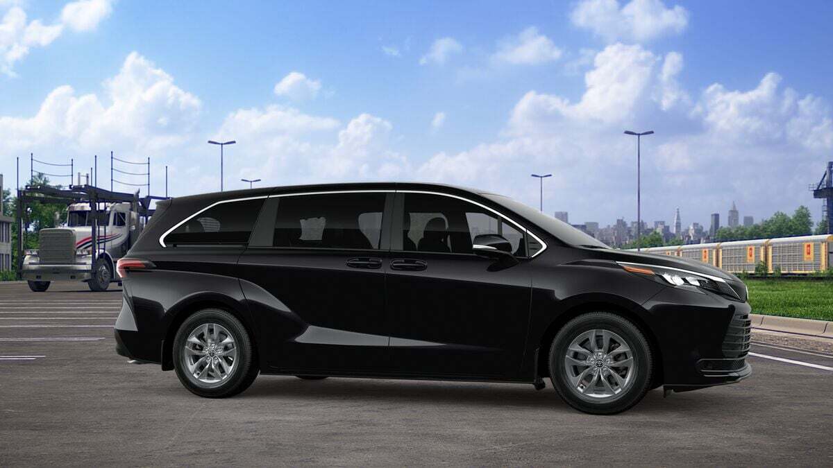 2026 Toyota Sienna LE Laurel MD
