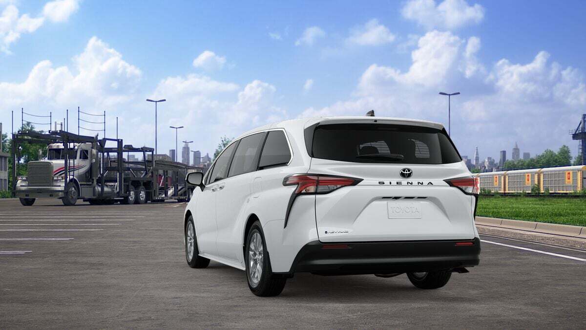 2026 Toyota Sienna LE Laurel MD