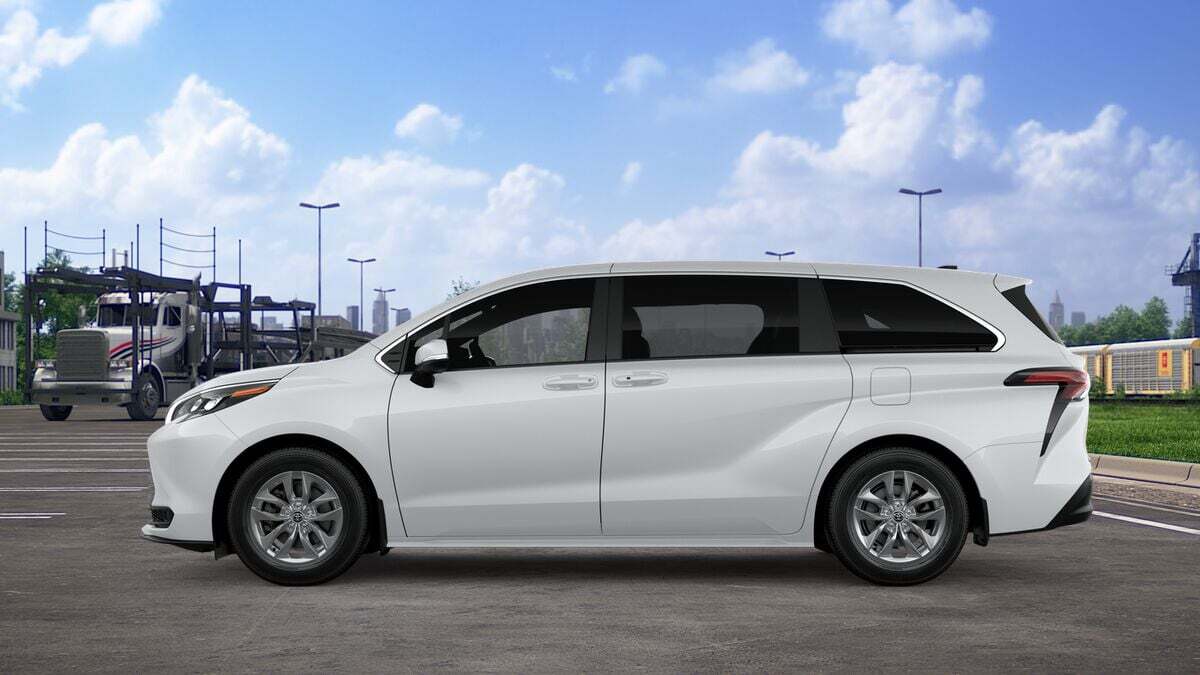 2026 Toyota Sienna LE Laurel MD