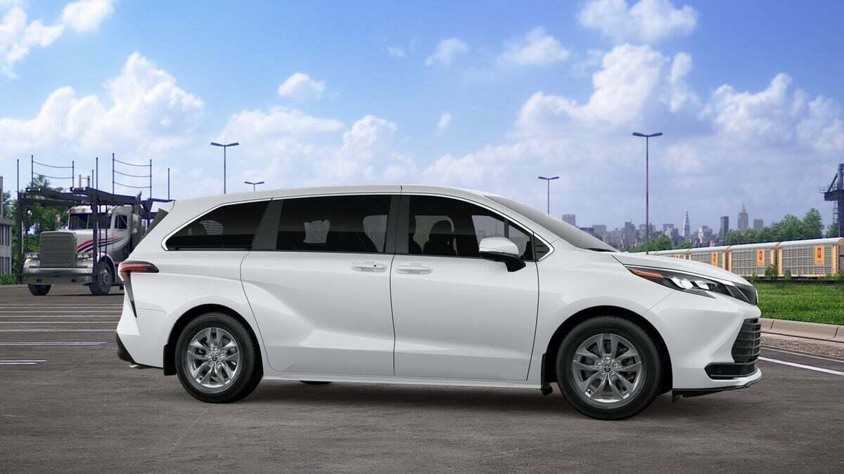 2026 Toyota Sienna LE Laurel MD