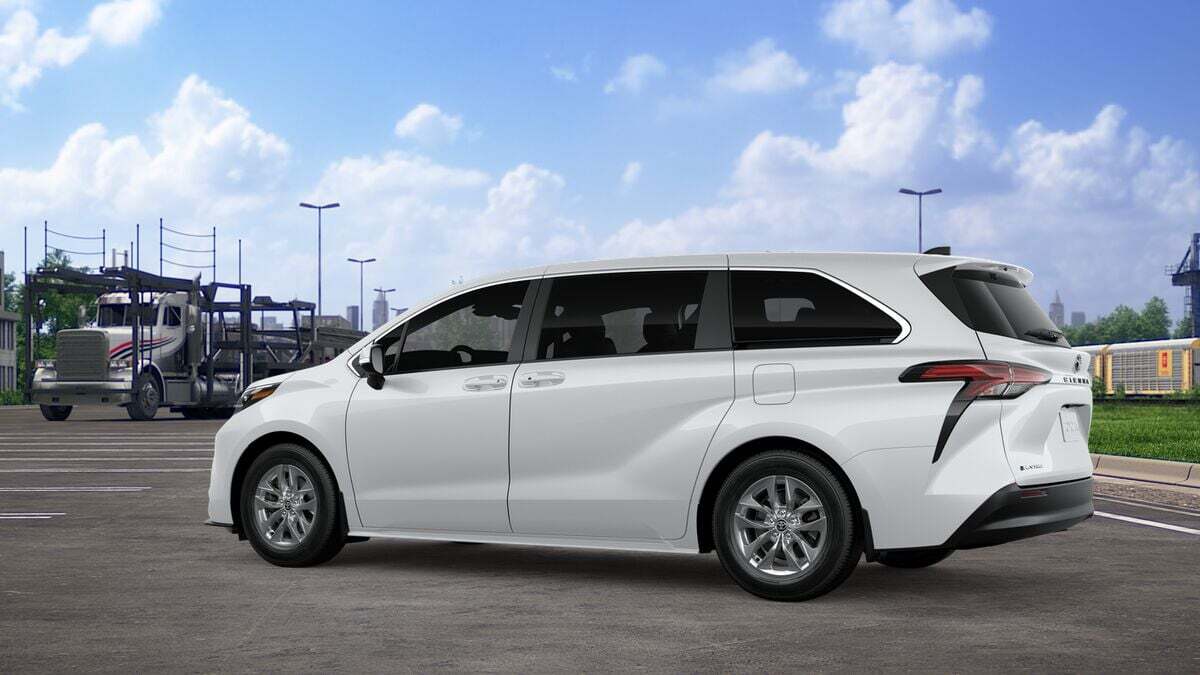 2026 Toyota Sienna LE Laurel MD