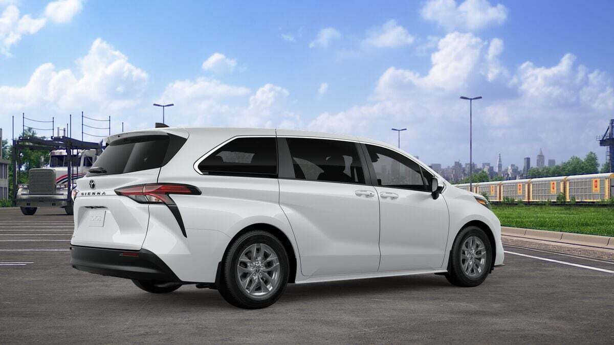 2026 Toyota Sienna LE Laurel MD