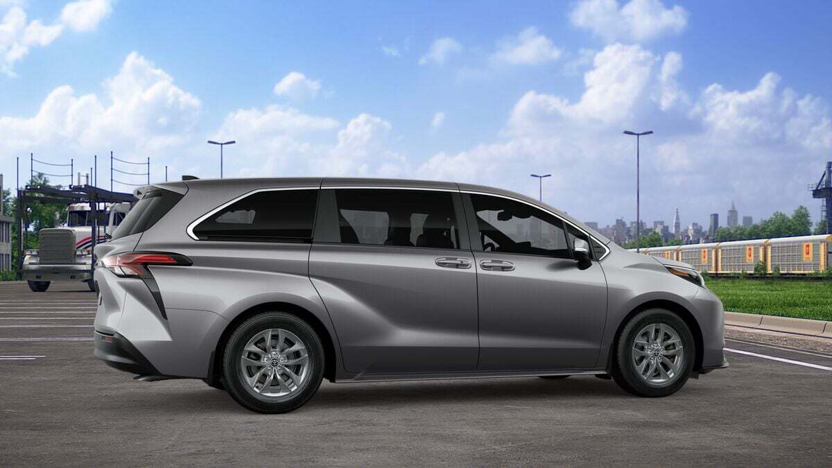 2026 Toyota Sienna LE Laurel MD