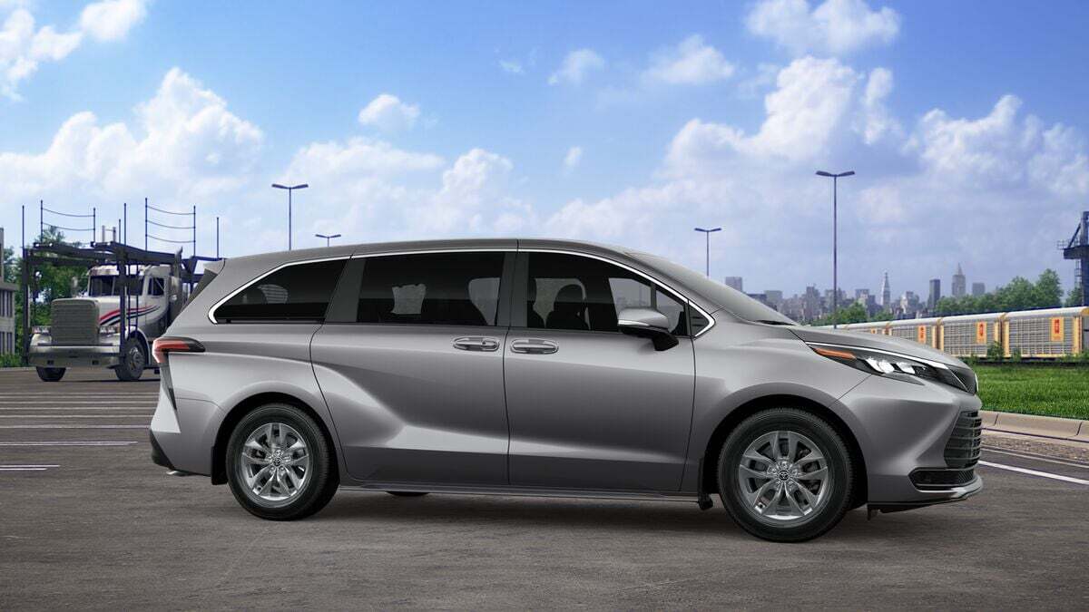 2026 Toyota Sienna LE Laurel MD