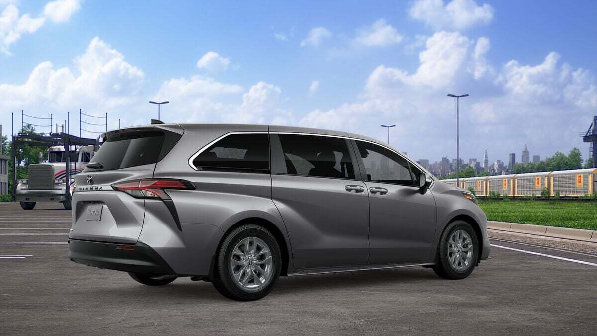 2026 Toyota Sienna LE Laurel MD