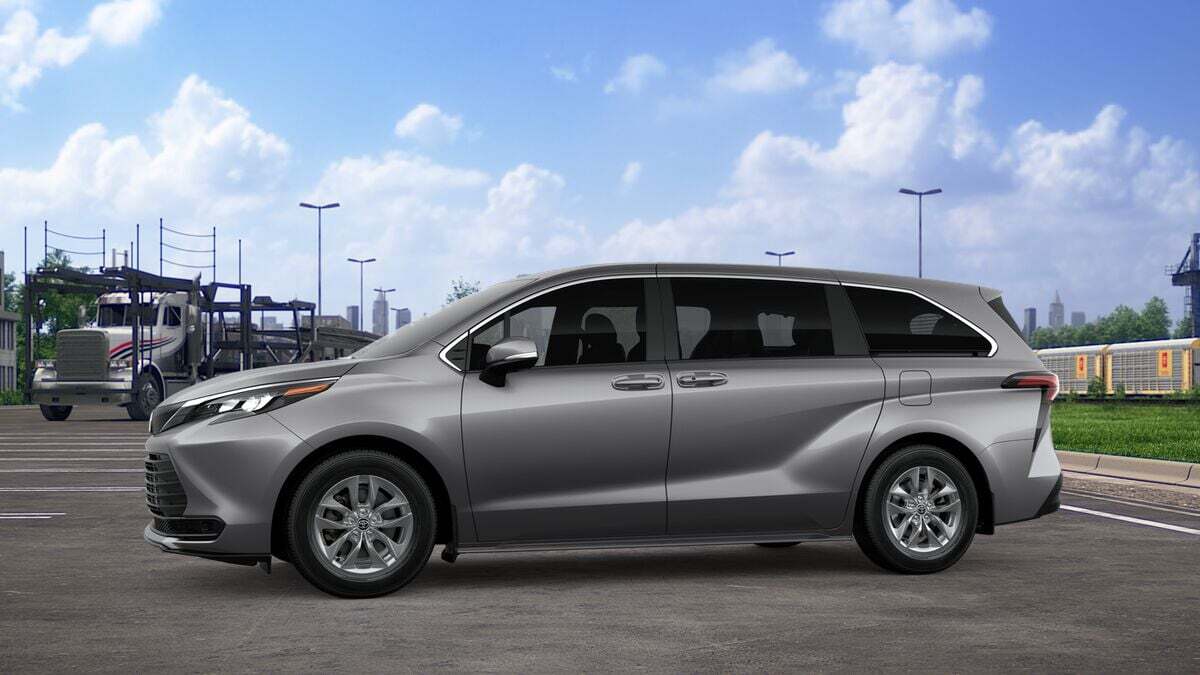 2026 Toyota Sienna LE Laurel MD