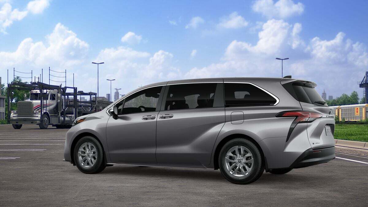 2026 Toyota Sienna LE Laurel MD
