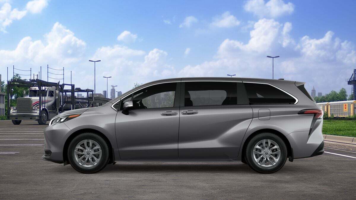 2026 Toyota Sienna LE Laurel MD