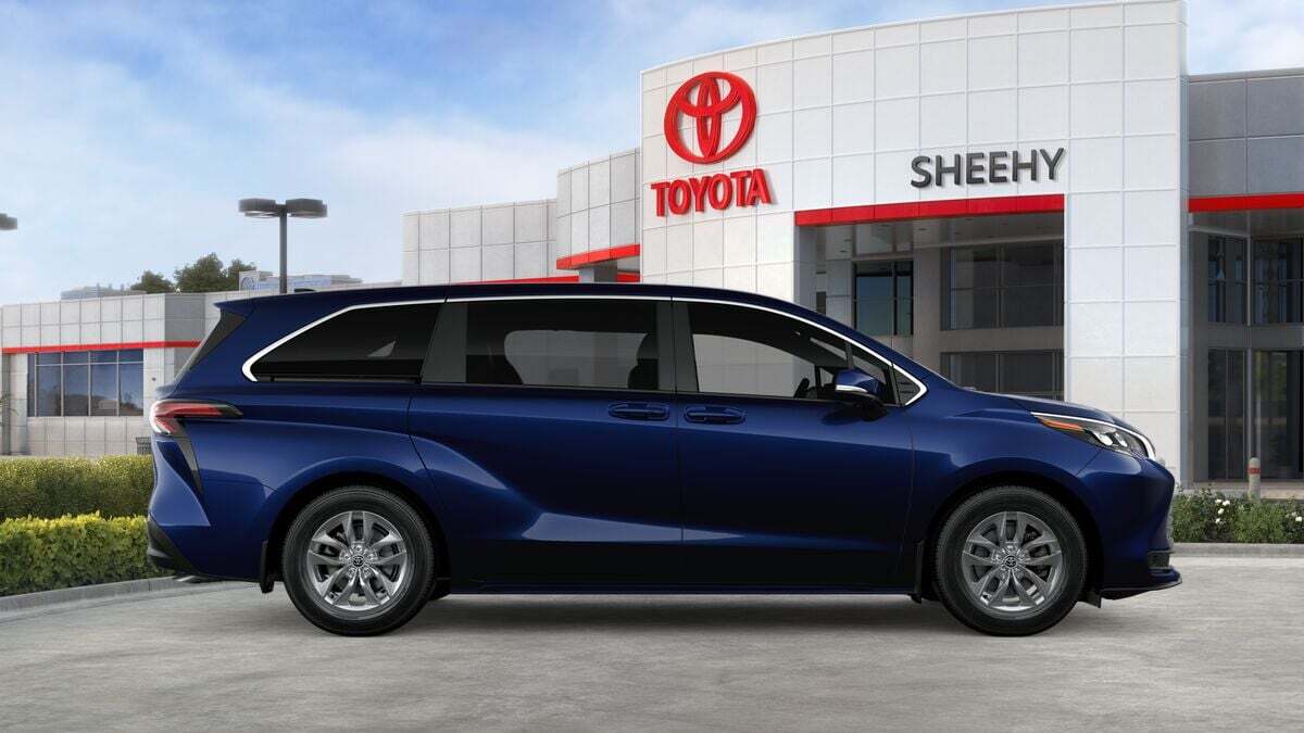 2026 Toyota Sienna LE Laurel MD