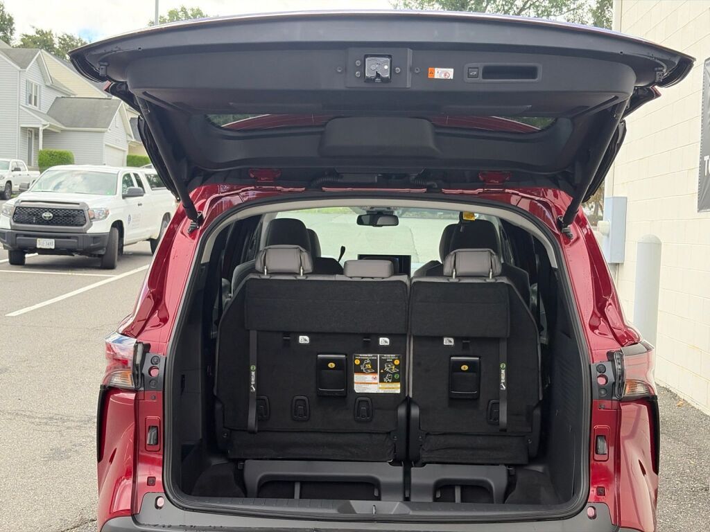 2026 Toyota Sienna LE Fredericksburg VA