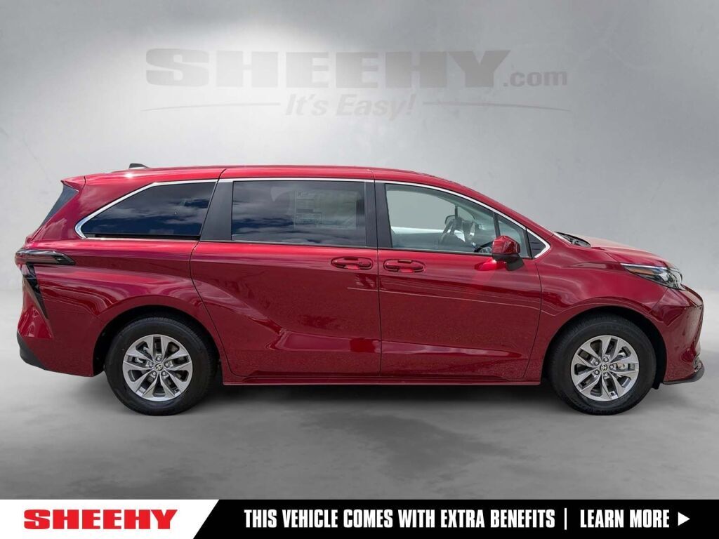 2026 Toyota Sienna LE