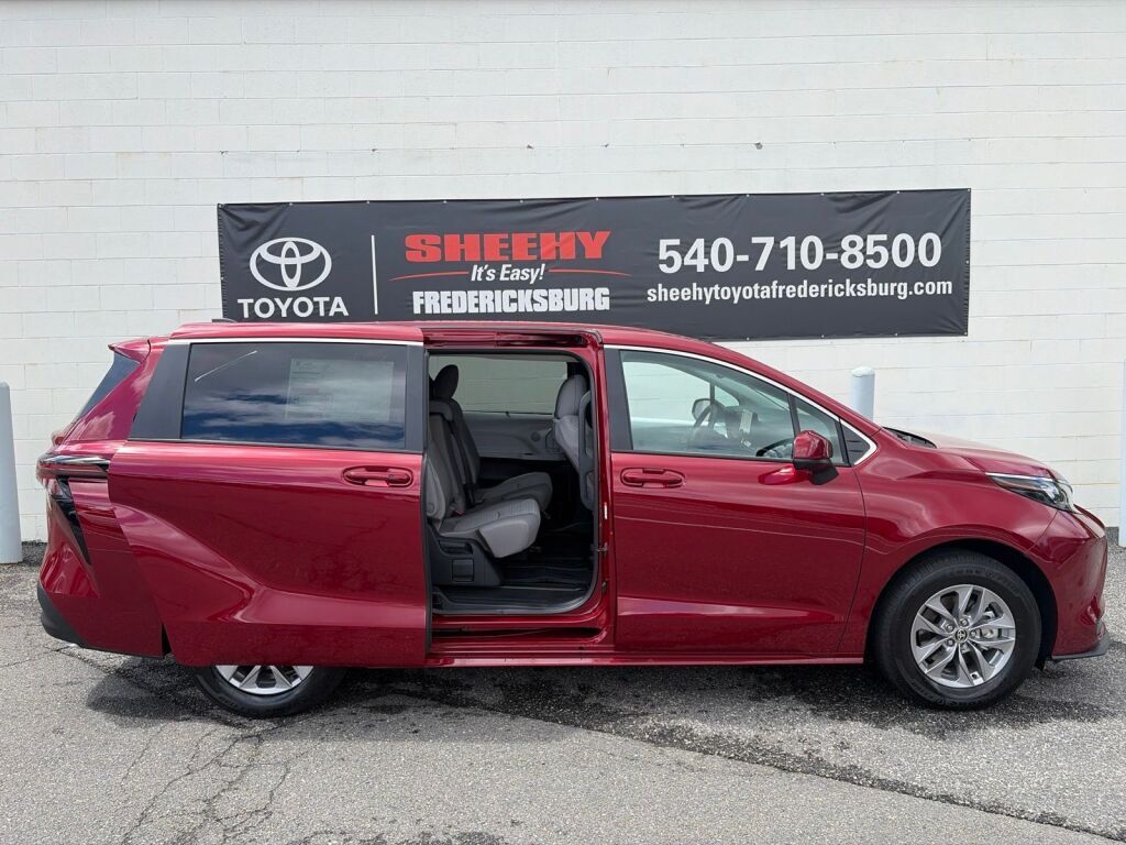 2026 Toyota Sienna LE Fredericksburg VA