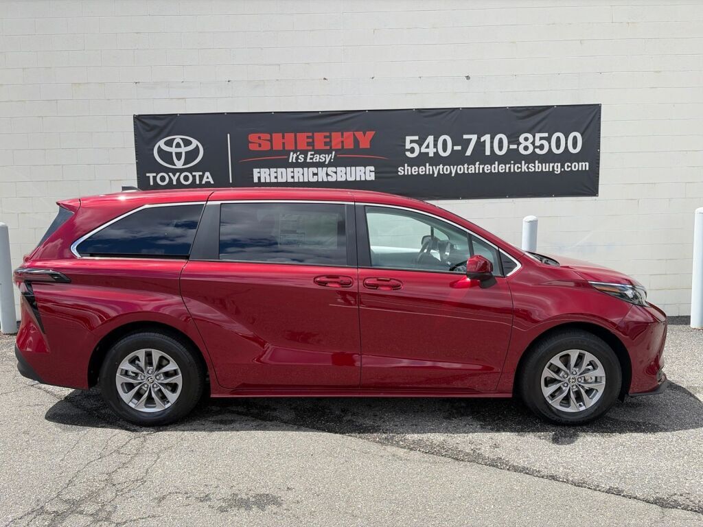 2026 Toyota Sienna LE Fredericksburg VA