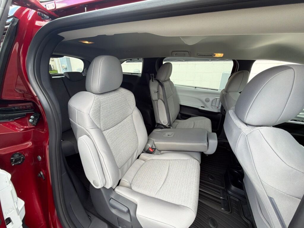 2026 Toyota Sienna LE Fredericksburg VA