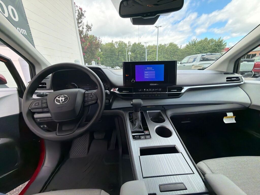 2026 Toyota Sienna LE Fredericksburg VA