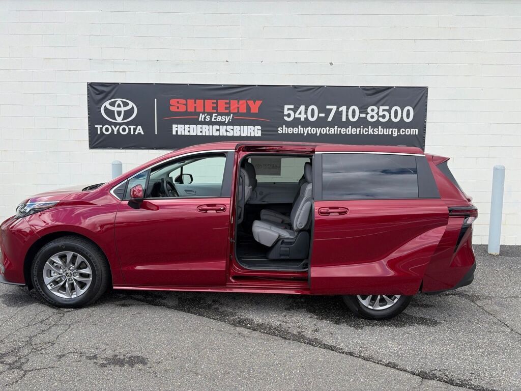 2026 Toyota Sienna LE Fredericksburg VA