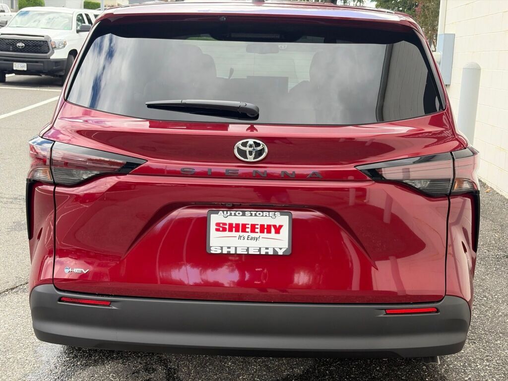 2026 Toyota Sienna LE Fredericksburg VA